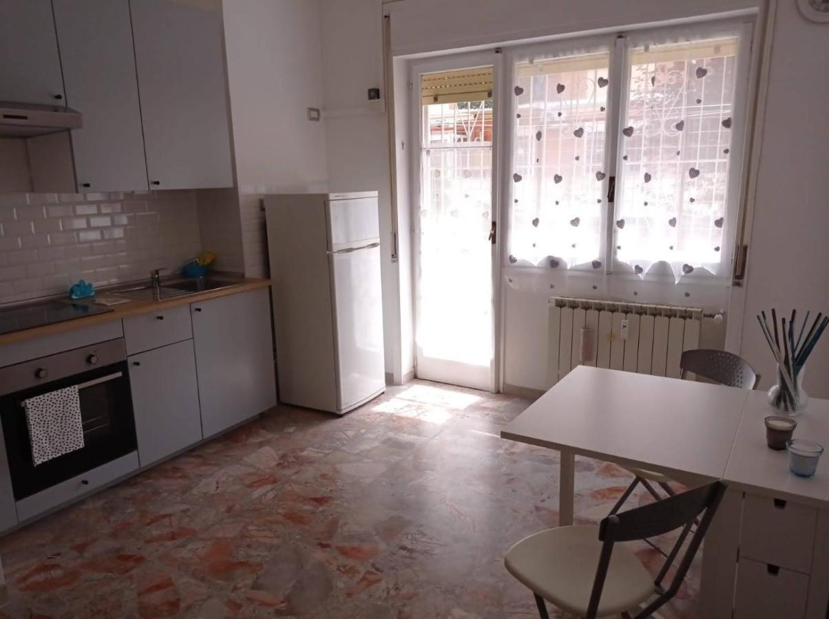 Ostia Beach Cryptohouse Luaran gambar