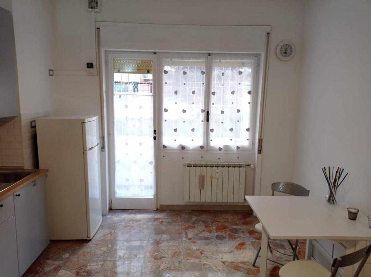 Ostia Beach Cryptohouse Luaran gambar