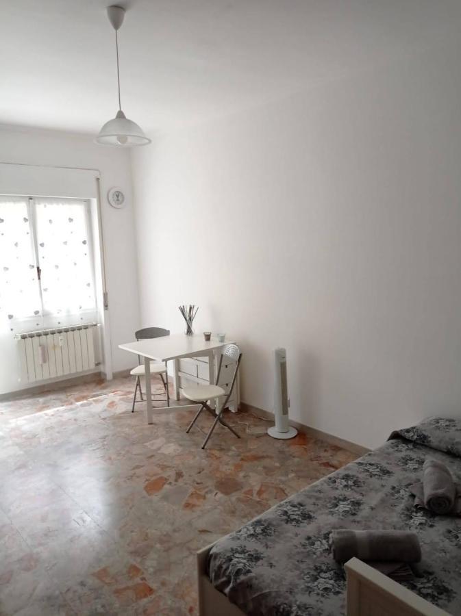 Ostia Beach Cryptohouse Luaran gambar