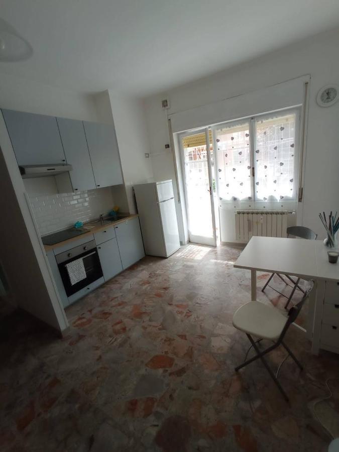 Ostia Beach Cryptohouse Luaran gambar